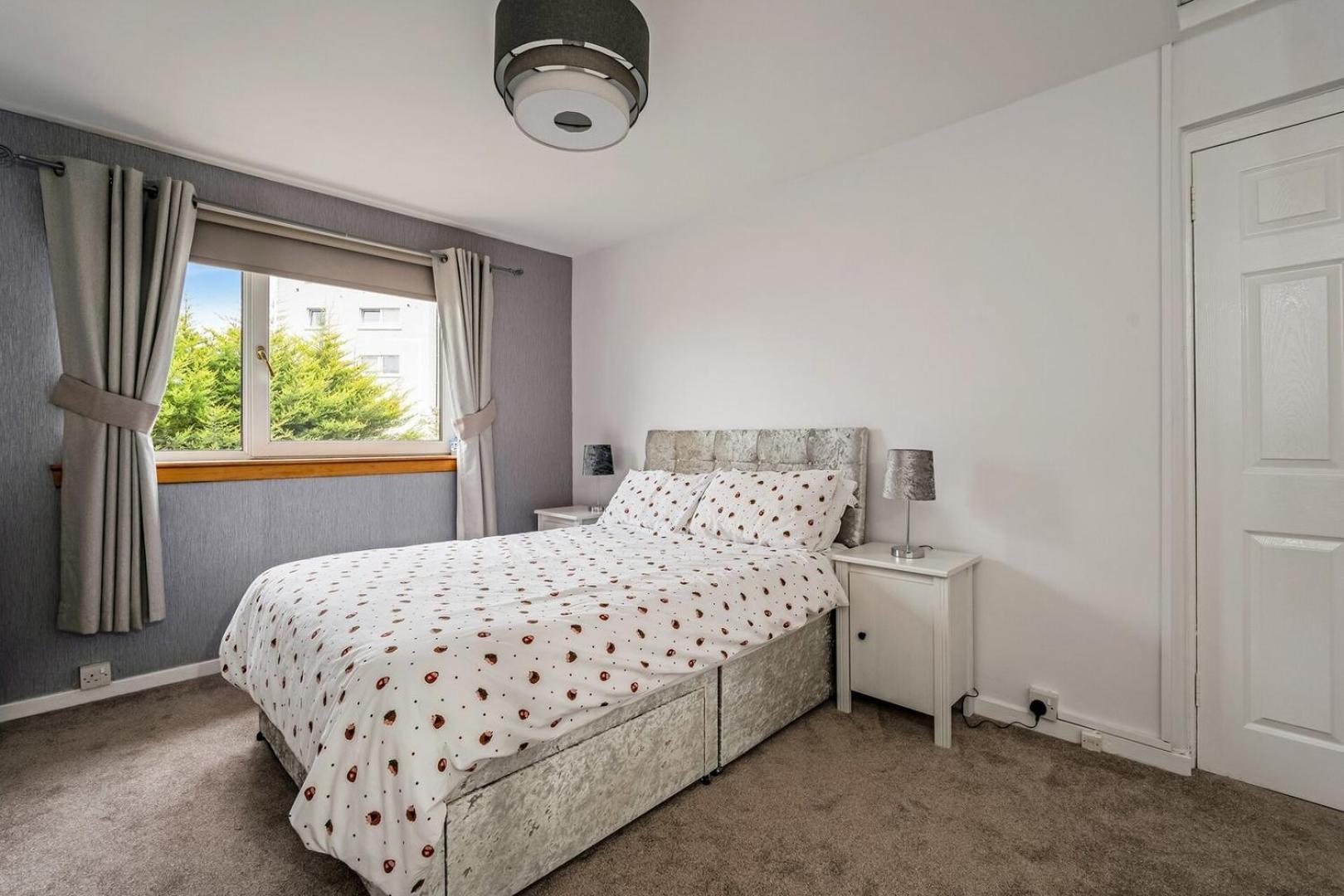 Centrally Situated 1 Bedroom House In 컴버널드 외부 사진